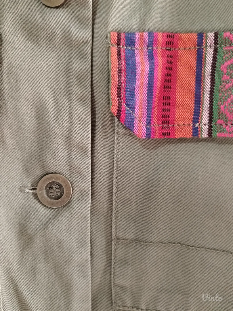 PROLEĆNA JAKNA SA ETNO PRINTOM