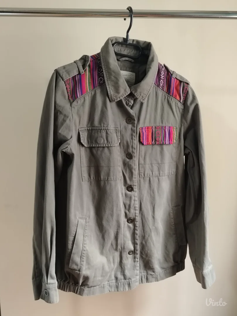 PROLEĆNA JAKNA SA ETNO PRINTOM