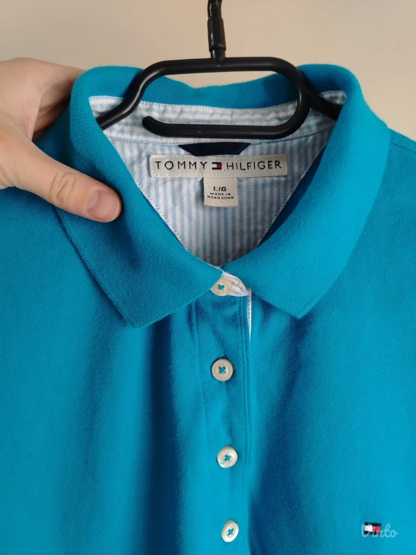 TOMMY HILFIGER PLAVA MAJICA SA KRAGNICAMA