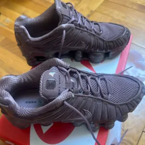 Nike shox