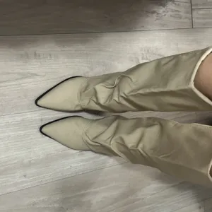 Viralne duboke cizme