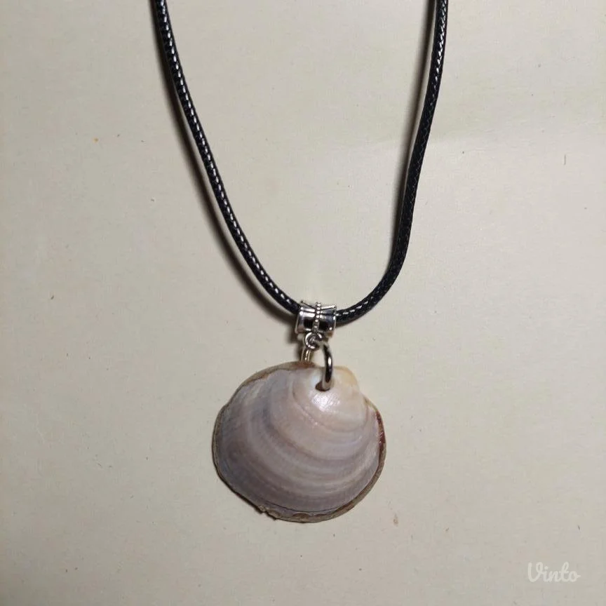 Ogrlica sa prirodnom školjkom 1