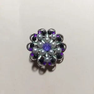 Okrugli rustični broš sa biserima