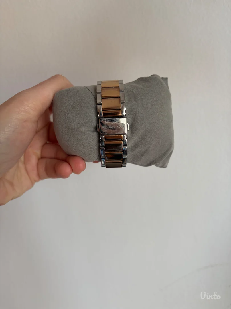 Michael Kors sat