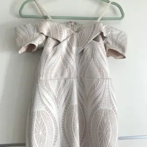 River Island nova haljina