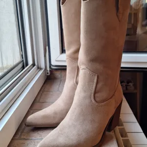 Bershka čizme