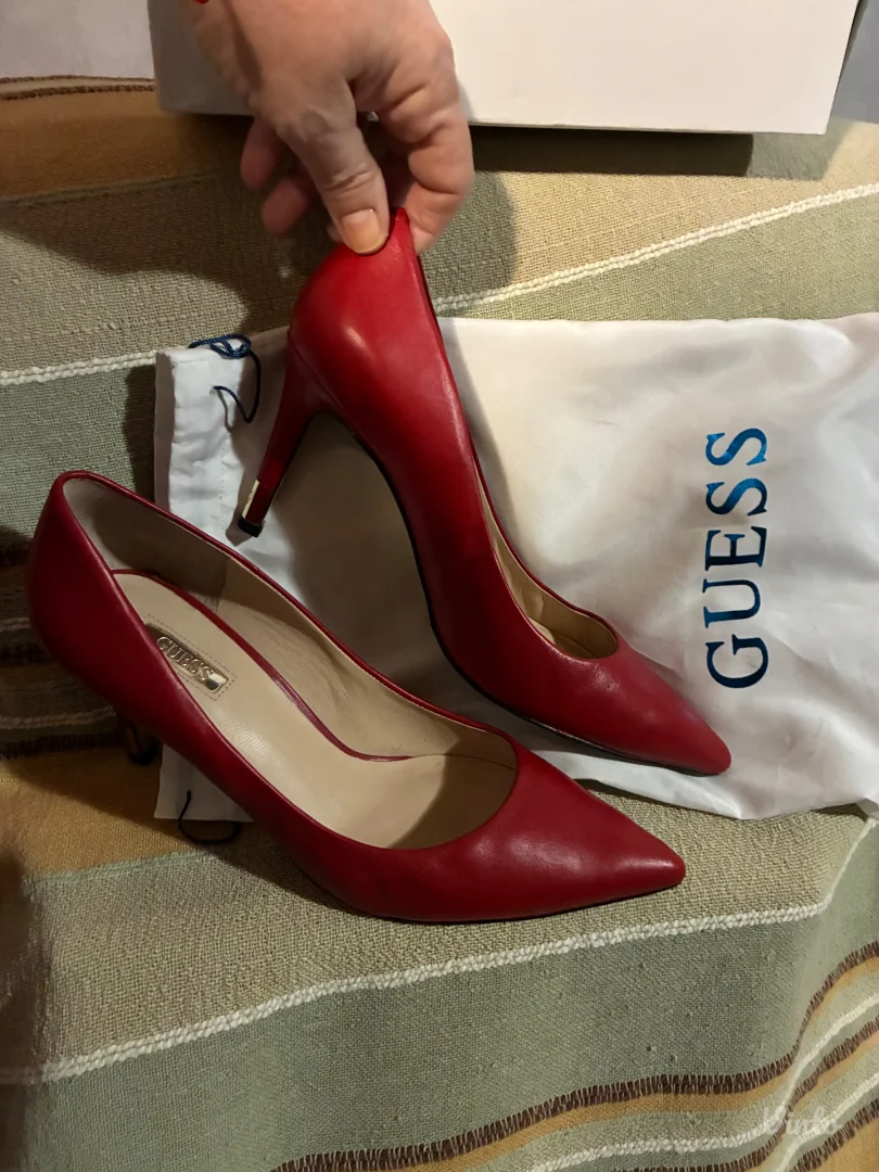 Guess crvene salonke