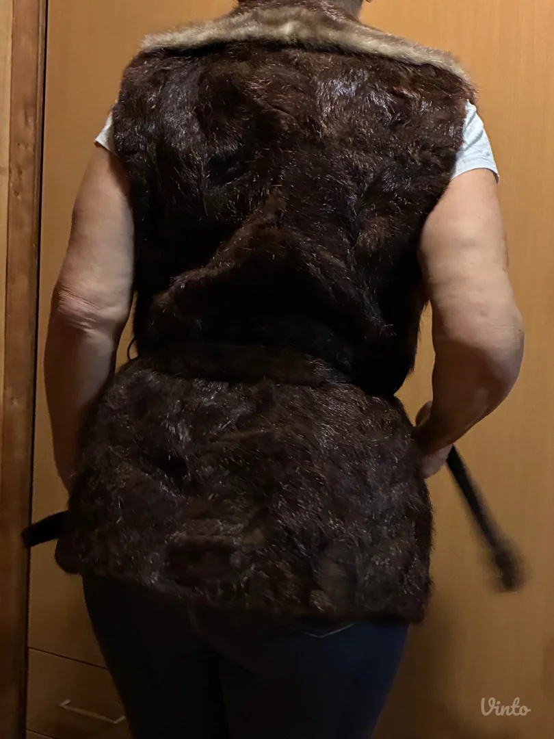 Krzneni prsluk sa kaisem