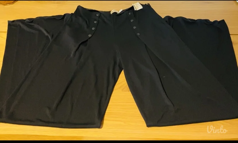 Armani nove crne pantalone