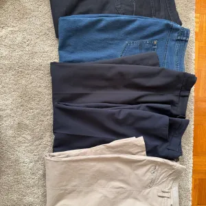 5pari brendiranih pantalona vel.44