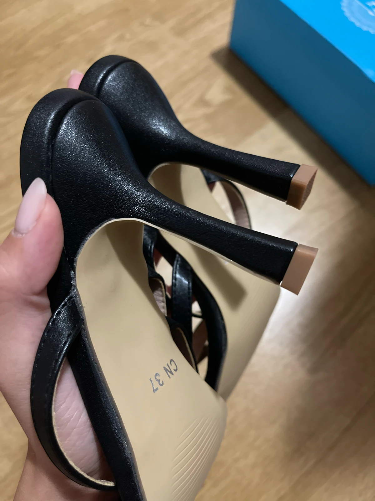 Crne stikle br.37 - nove