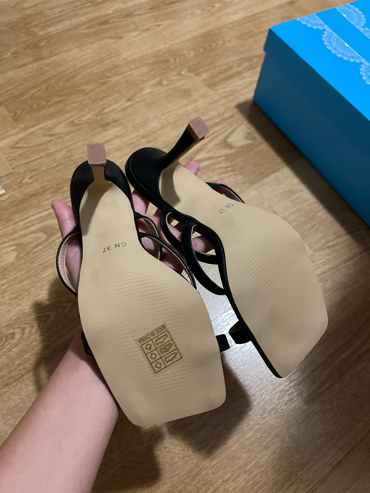 Crne stikle br.37 - nove