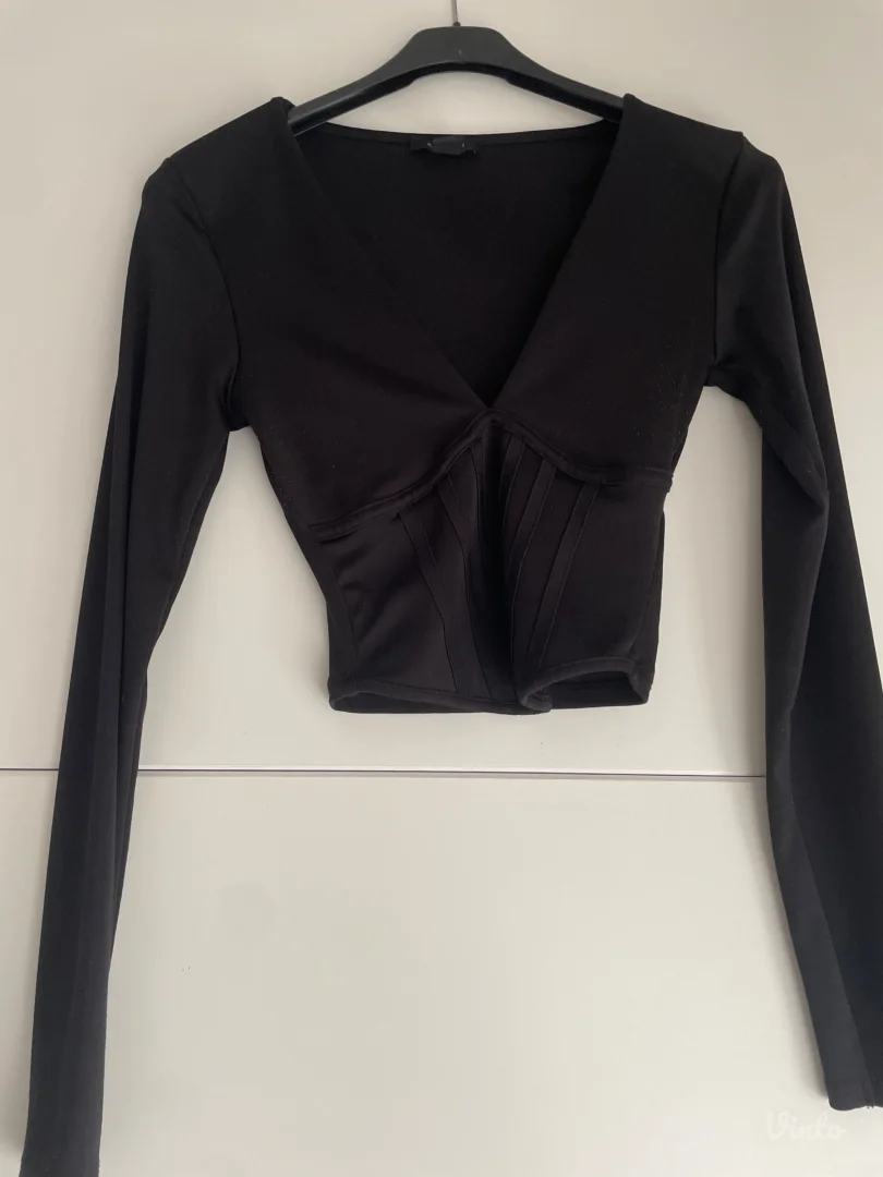 New yorker crna majica na duge rukave