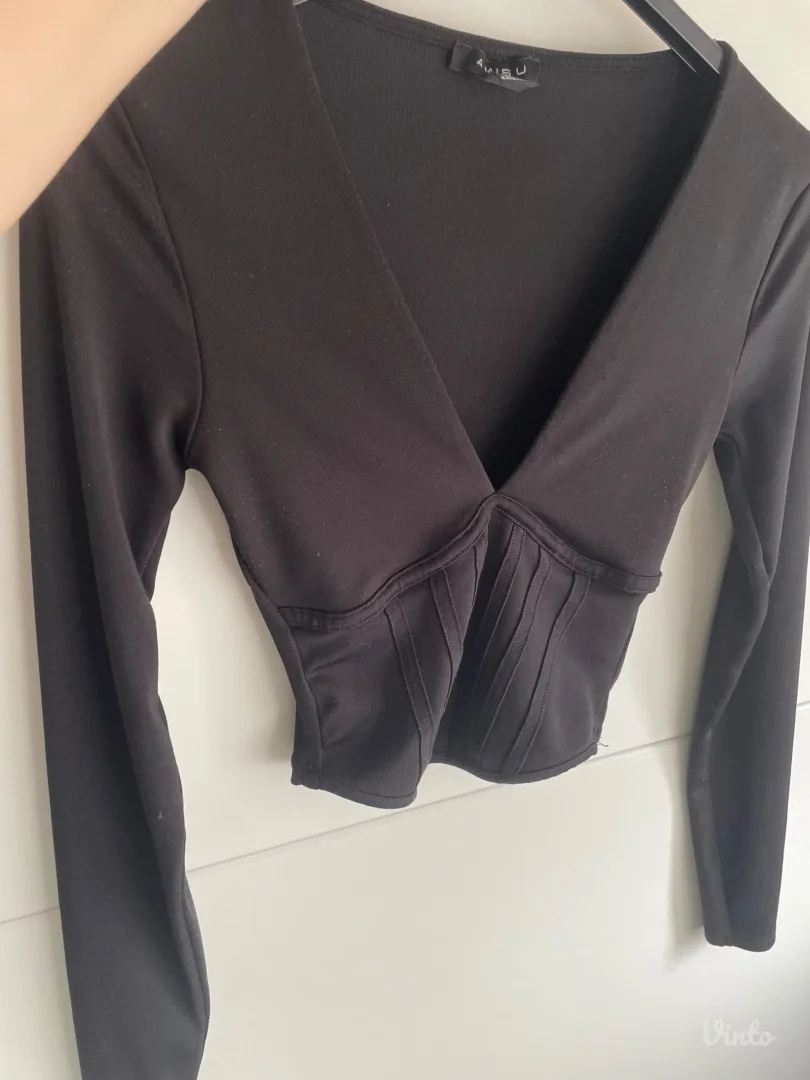 New yorker crna majica na duge rukave