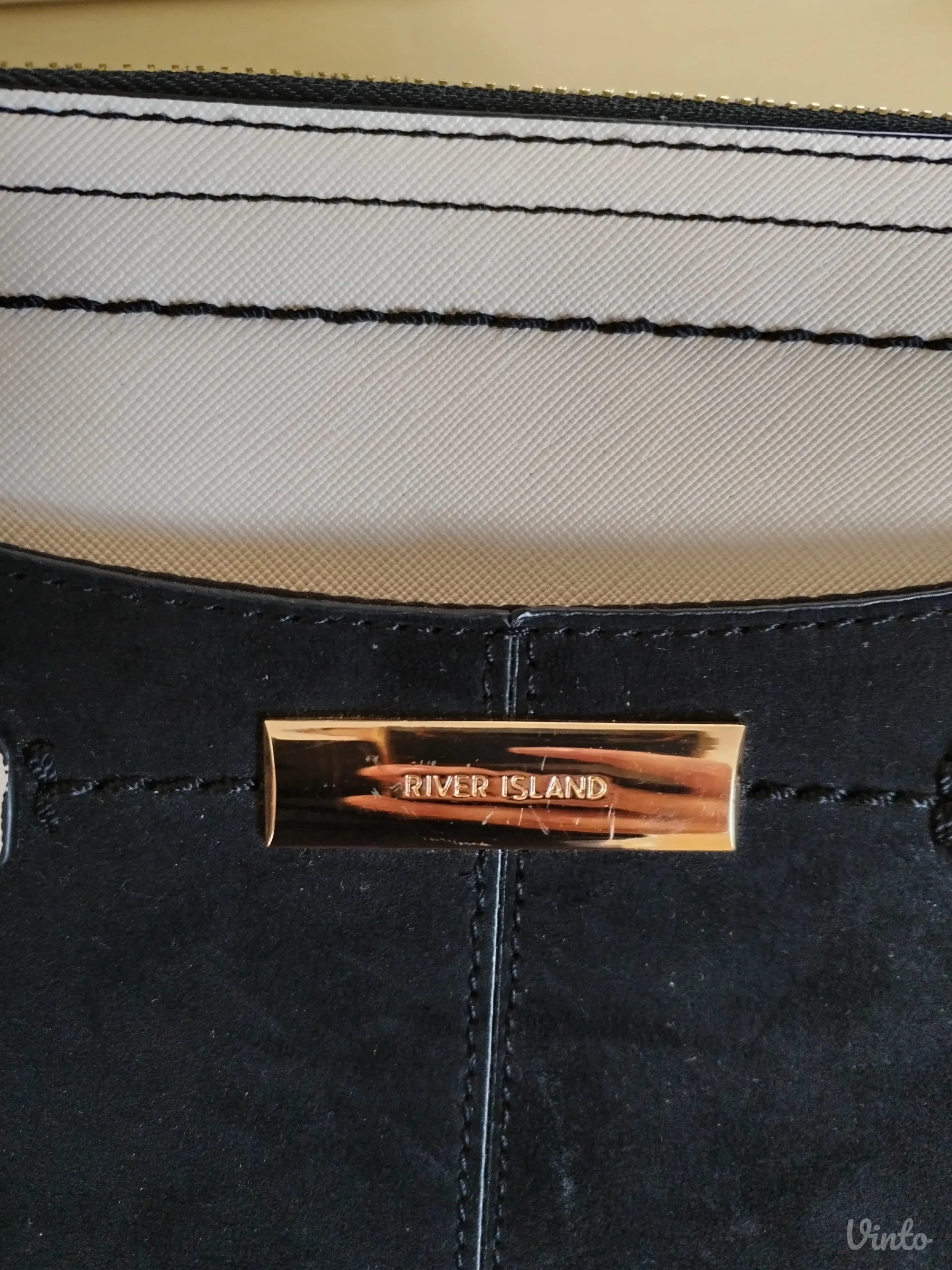 River island torbica
