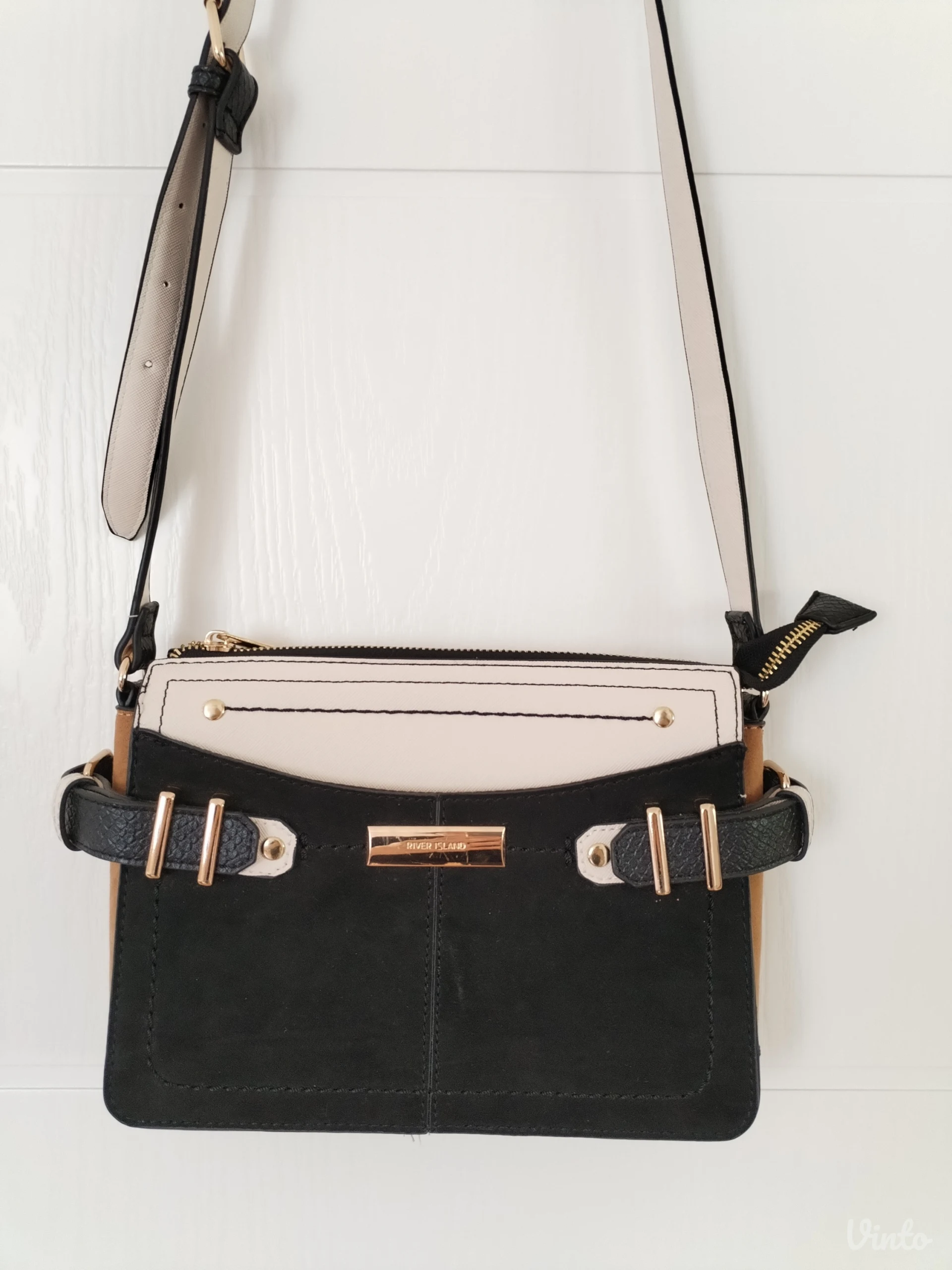 River island torbica