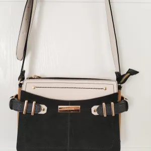 River island torbica