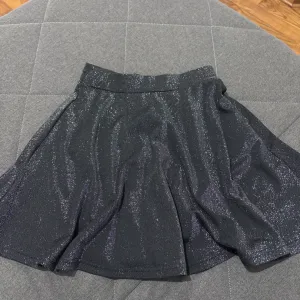 Šljokičava suknjica