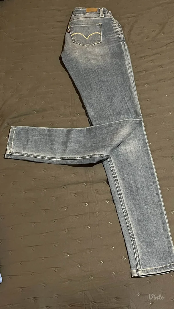 Levis-zenske farmerke