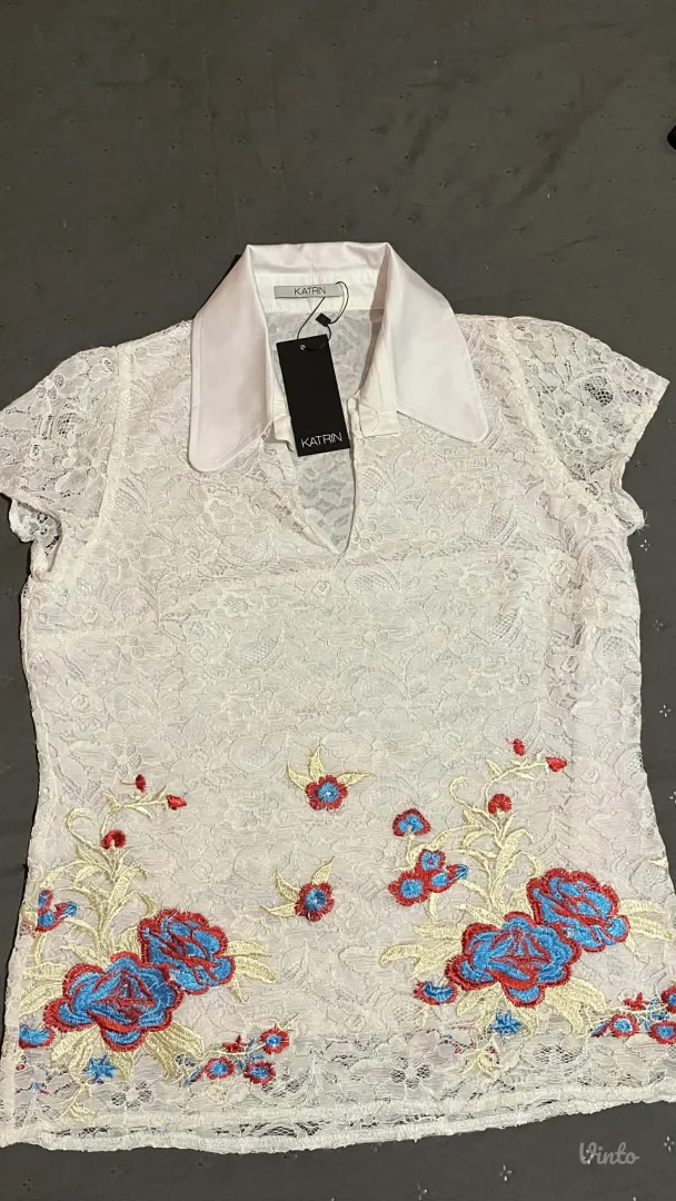 Katrin-zenska majica sa kragnom