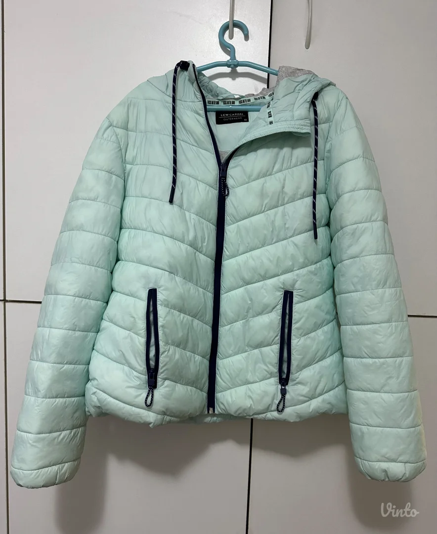 Nova zenska jakna 42