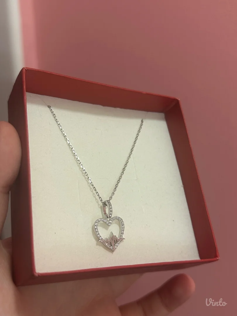 NOVA srebrna ogrlica (srce)