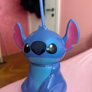 Stitch časa sa slamcicom NOVO