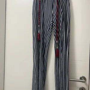 “Luna” nove pantalone, vel. 36