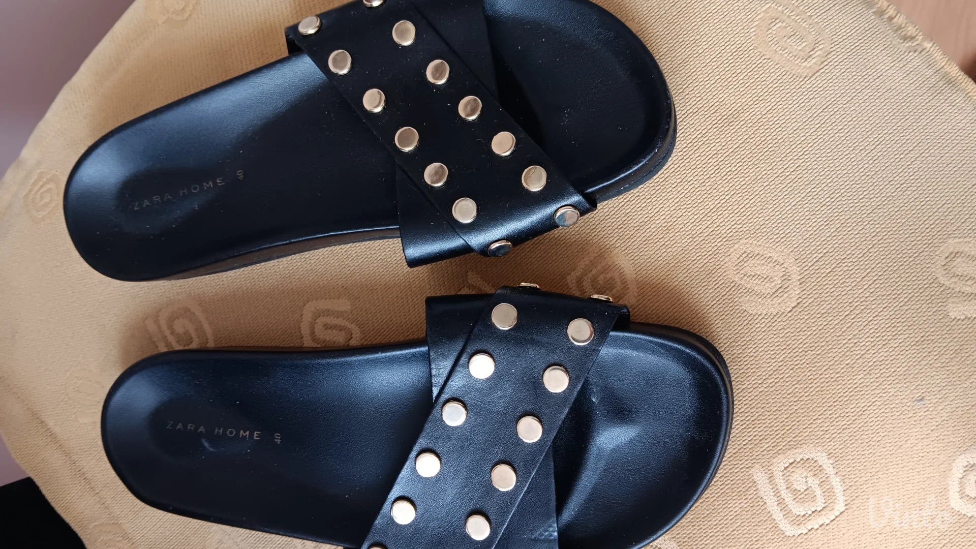 Zara crne papuce