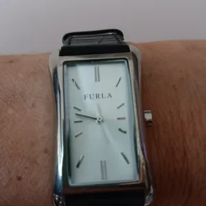 Zenski sat Furla