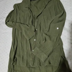 Zelena pamucna kosulja