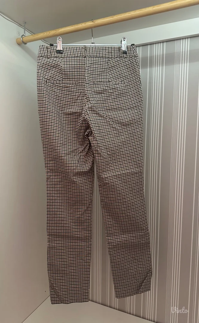 Stradivarius karirane pantalone, casual/formalnog stila