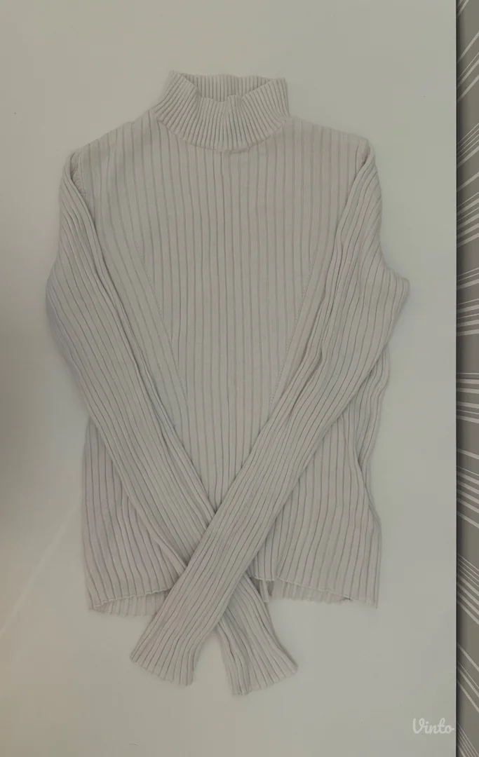 Bershka klasična bela pamučna rolka