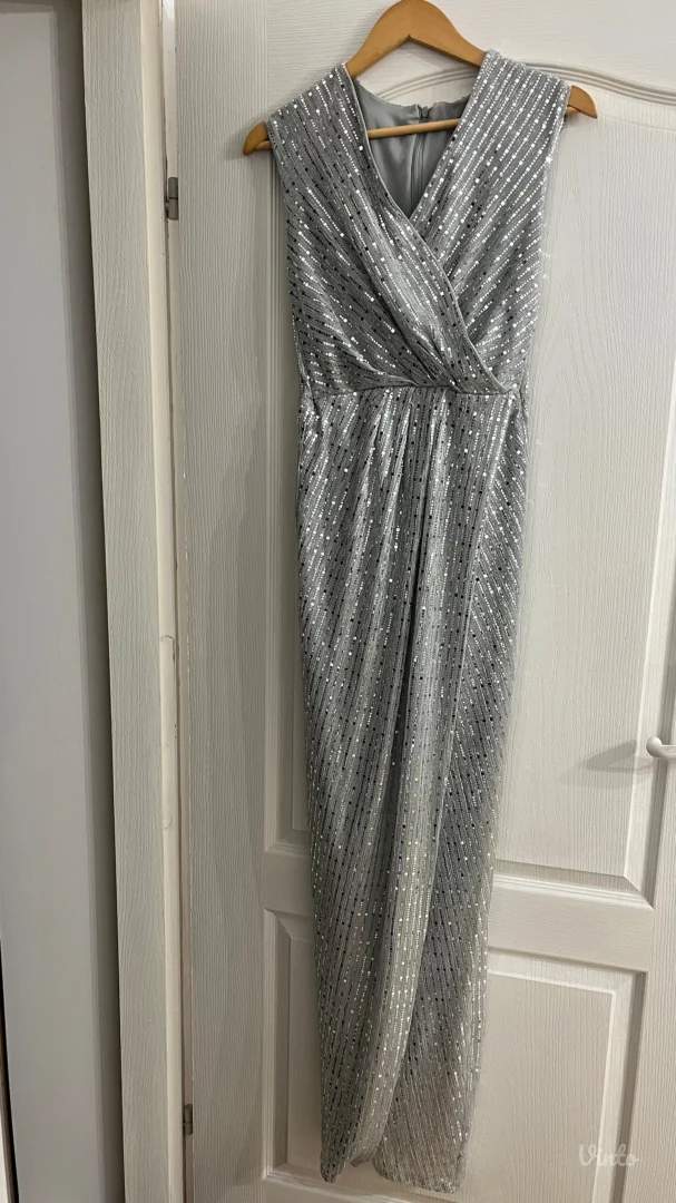 Srebrna svečana haljina