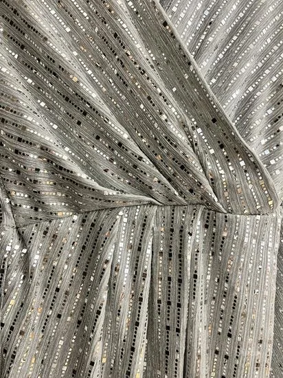 Srebrna svečana haljina