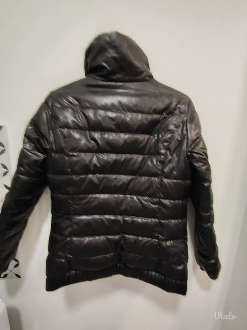 Perjana jakna sa dva lica