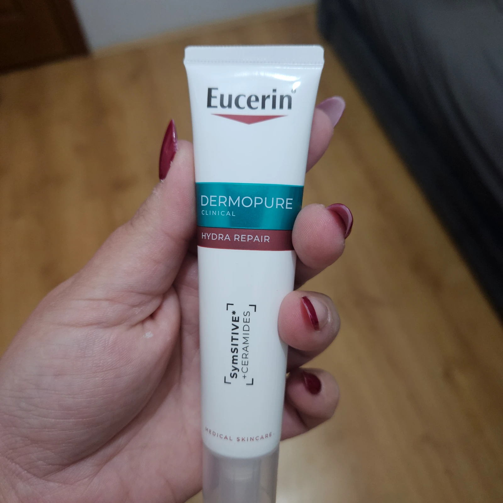 Krema Eucerin za masnu kožu nova!