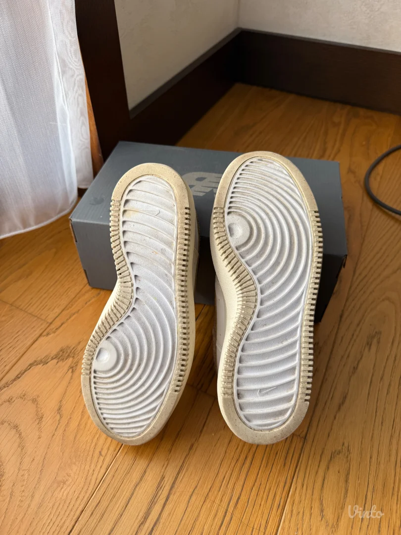 Nike - court vision alta 38.5