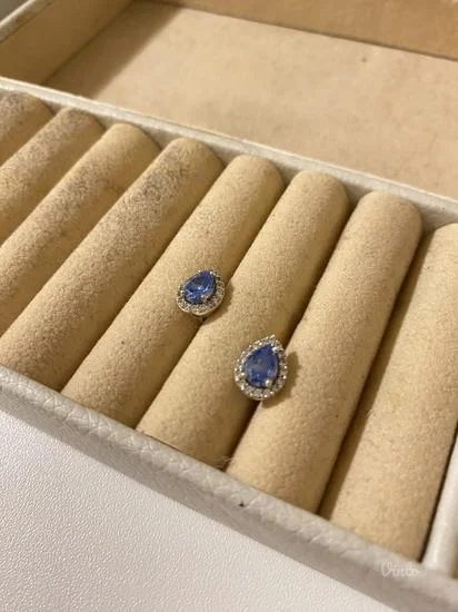 Srebrne midjuše u obliku suze