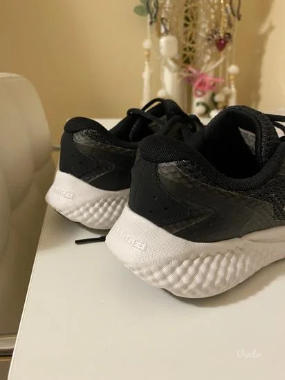 Under Armour patike 40