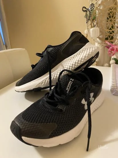 Under Armour patike 40