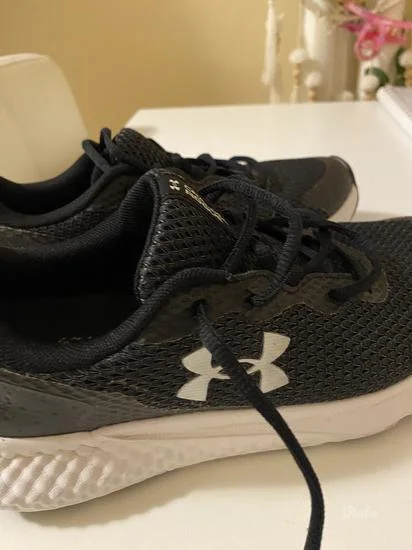 Under Armour patike 40