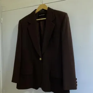 Tamno braon vuneni sako 40