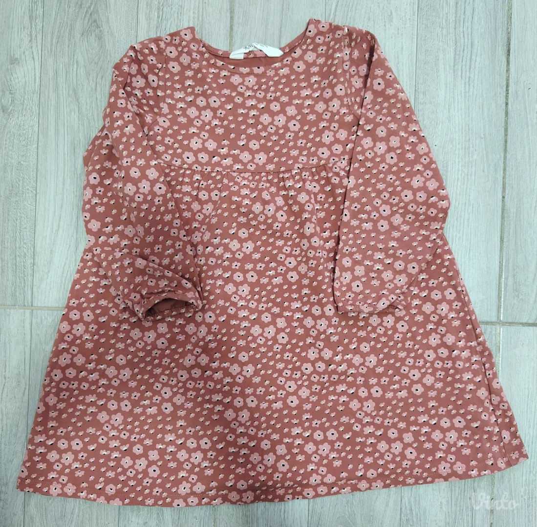 7 dečijih haljinica 2500 dinara