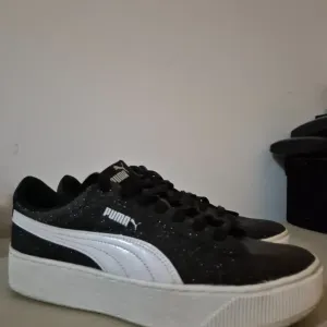 Puma-crne zenske patike