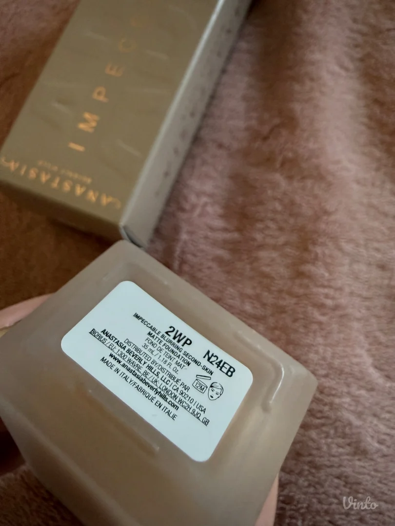 Anastasia Beverly Hills Impeccable puder NOVO