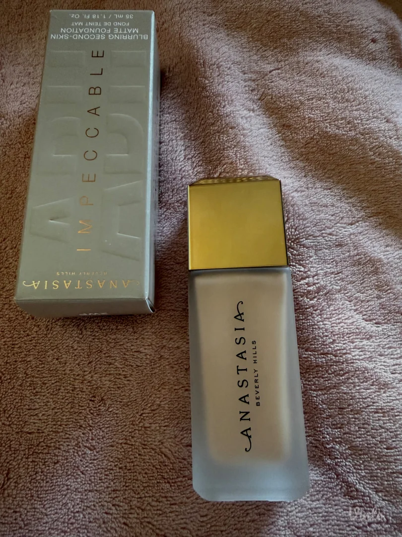 Anastasia Beverly Hills Impeccable puder NOVO