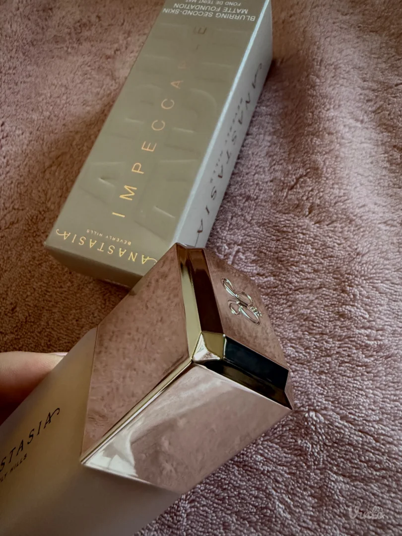 Anastasia Beverly Hills Impeccable puder NOVO