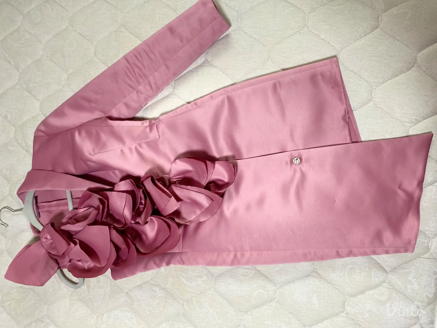 Marko Jovic atelier- HALJINA