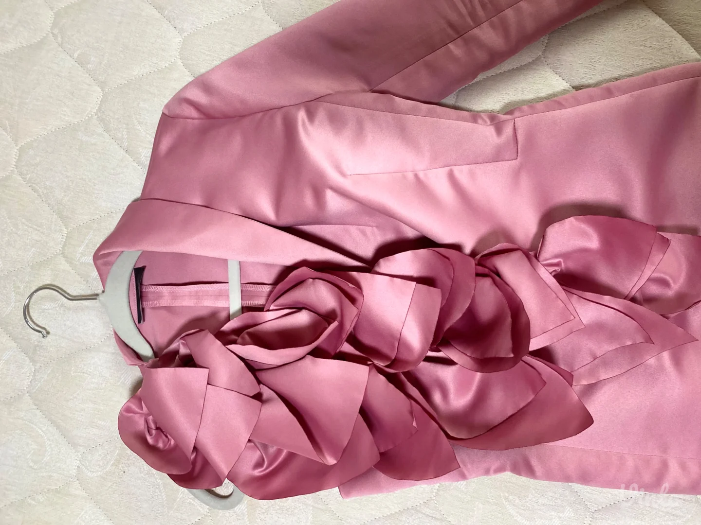 Marko Jovic atelier- HALJINA